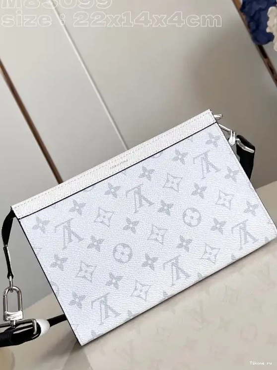 Cheap LOUIS VUITTON Wearable Wallet -22*14.5*4.5CM Gaston 0706